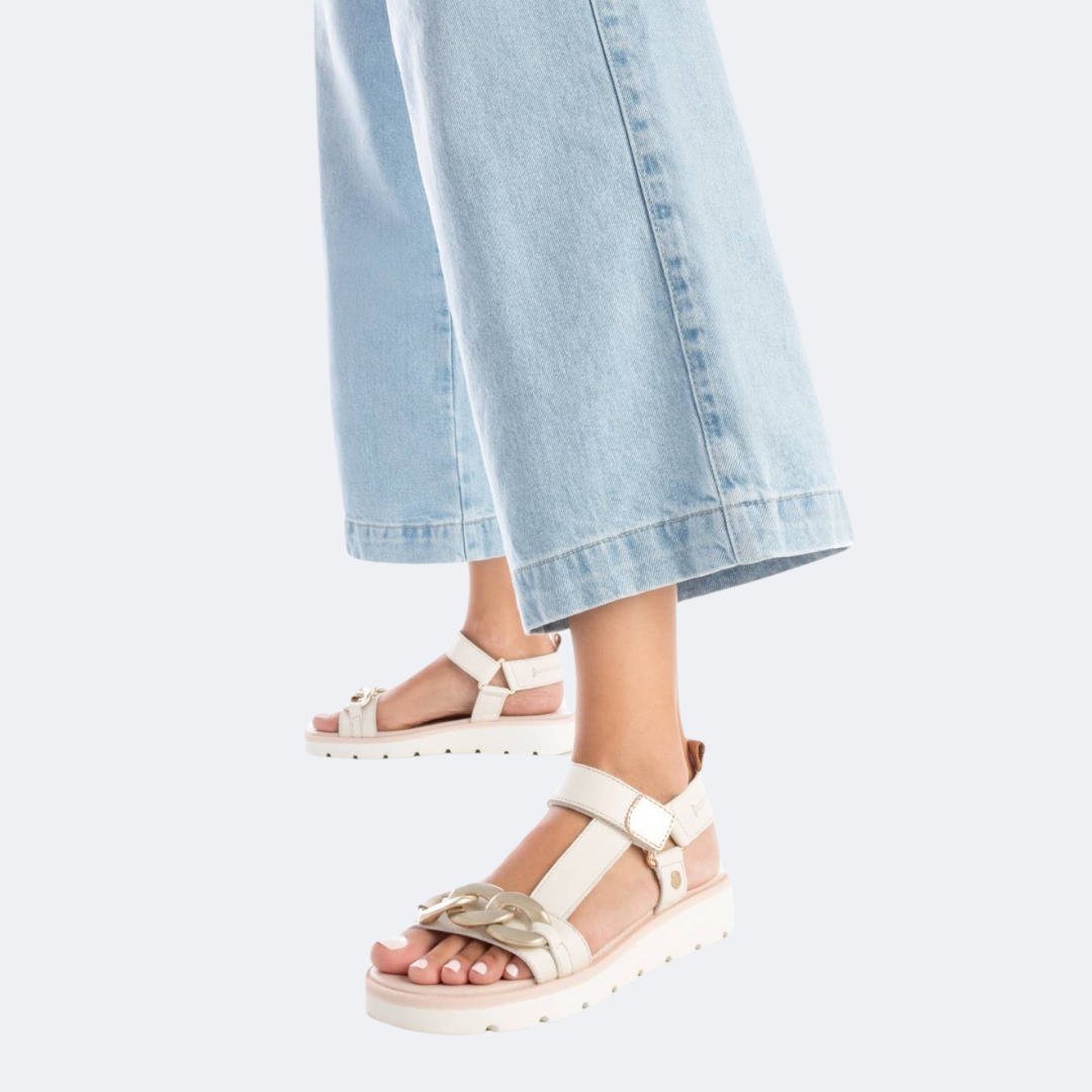Carmela - 161562 - Flat Sandals - White
